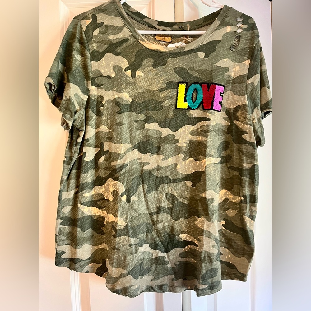 Distressed Love Camo tee